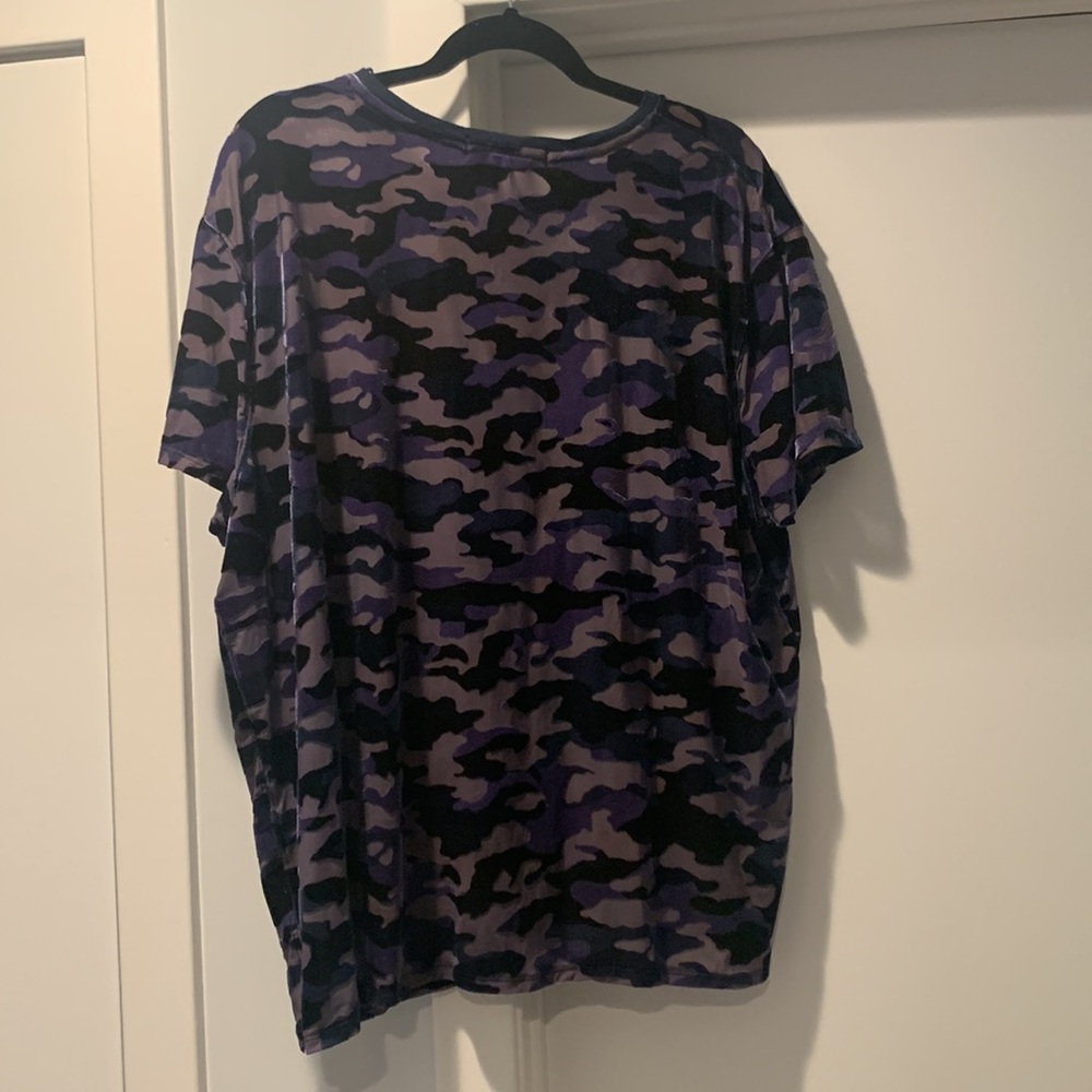 We the Free indigo camo t-shirt - medium - Picture 2 of 7